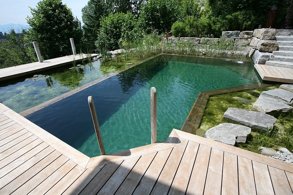 Schwimmteich in Deutschland in elegantem Design